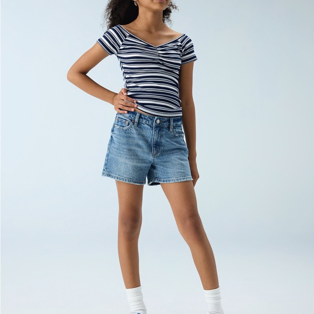 Tilly’s RSQ Girl’s Midi Shorts light wash size 10